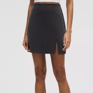 Lululemon Softstreme skirt side S